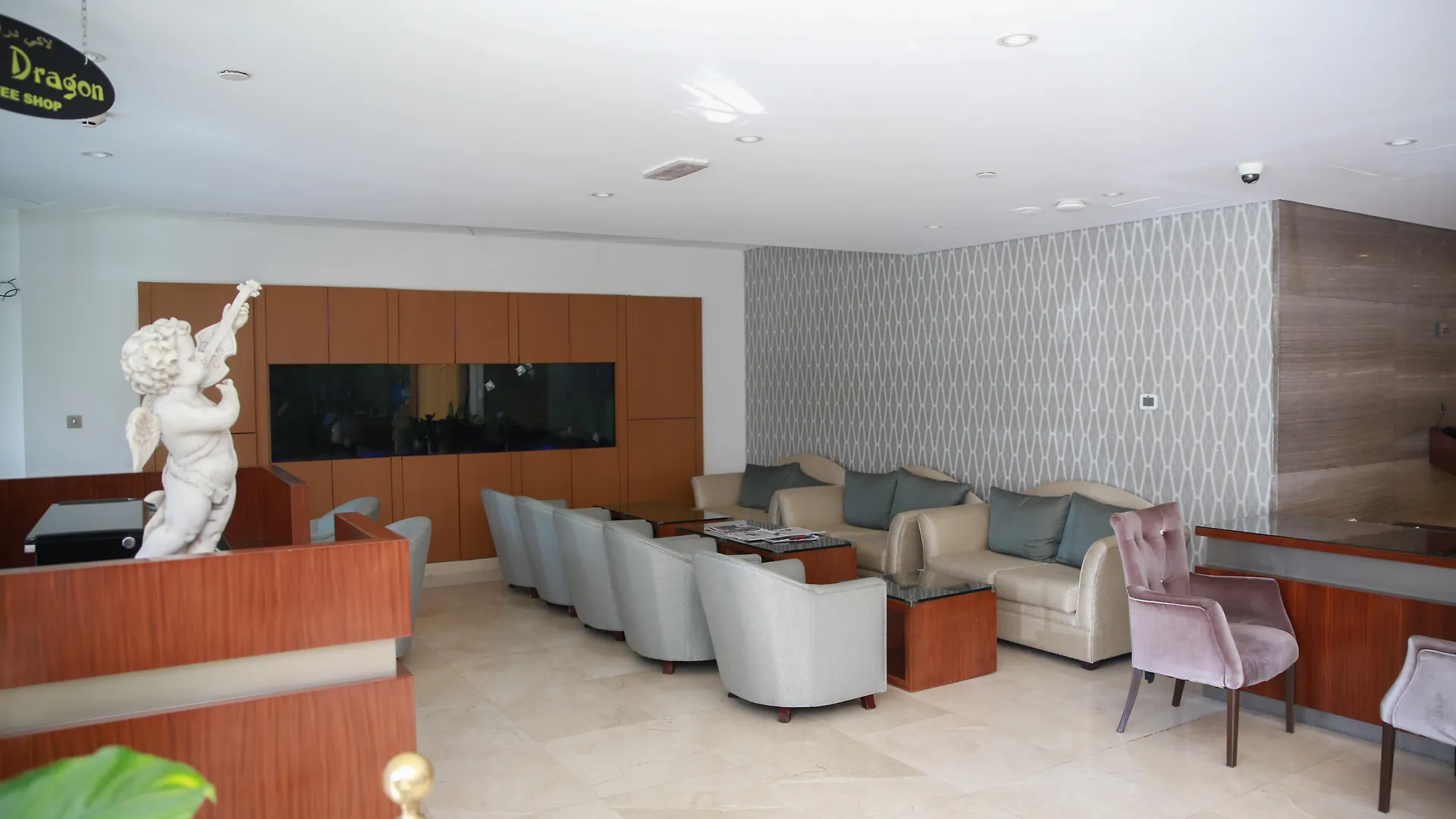 Versailles By Vieras Hotel Dubaj 4*,