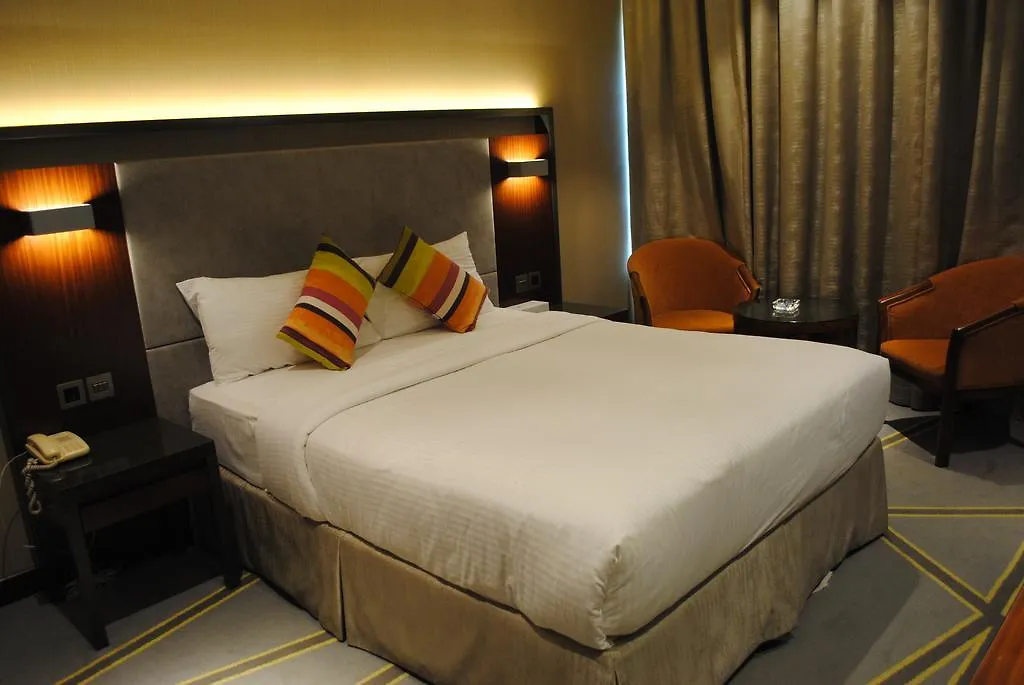 Versailles By Vieras Hotel Dubaj 4*,