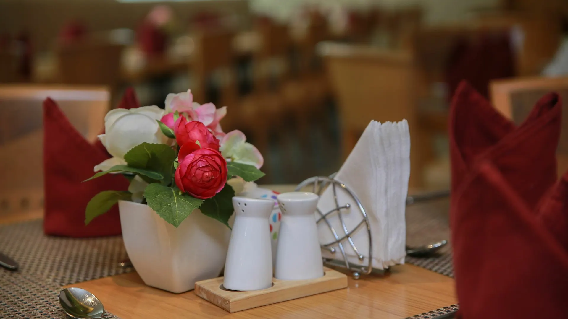 Versailles By Vieras Hotel Dubaï